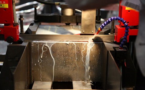 提高硬质合金带锯条切割钛合金效率的实用技巧